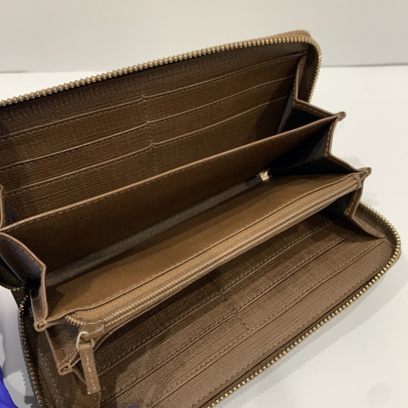 Gucci Beige Long Wallet - Picture 3 of 12